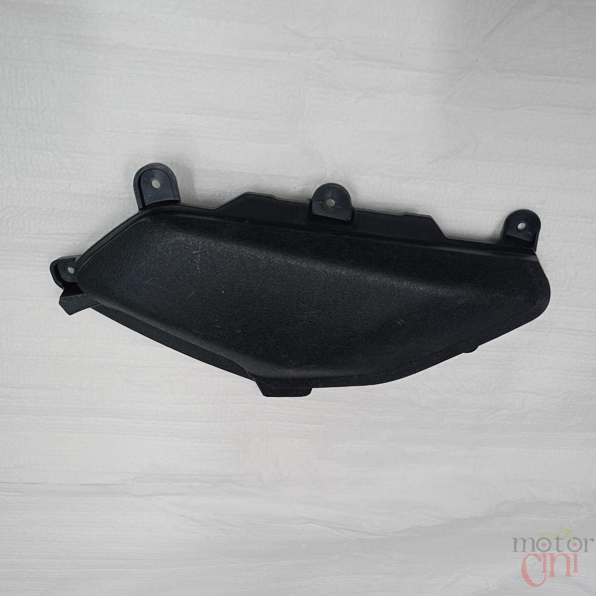 KOLTUK ALTI SAĞ DEKORATİF KAPAK PP